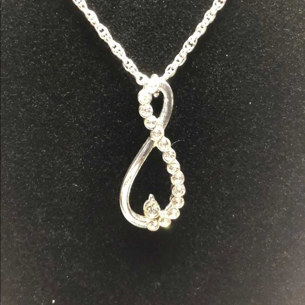 Infinity symbol costume pendant and chain